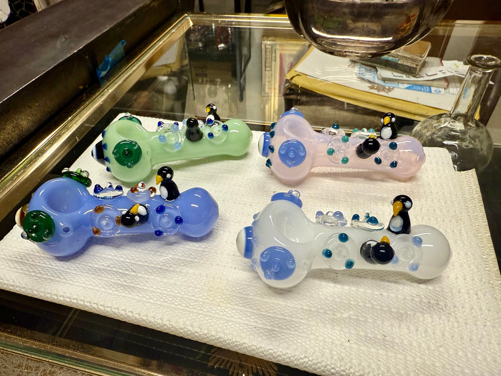 Ripkitty 4.5" Tobacco Dry Herb Hand Pipe Spoon Color Tube Glass with Penguins Art