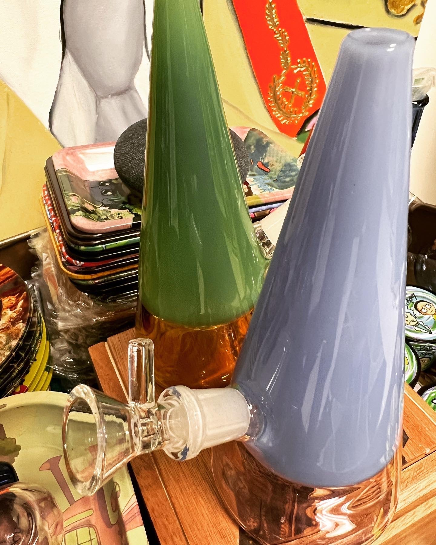 Ripkitty 7” 2 Toned Cone Showerhead Style Water Pipe Bong